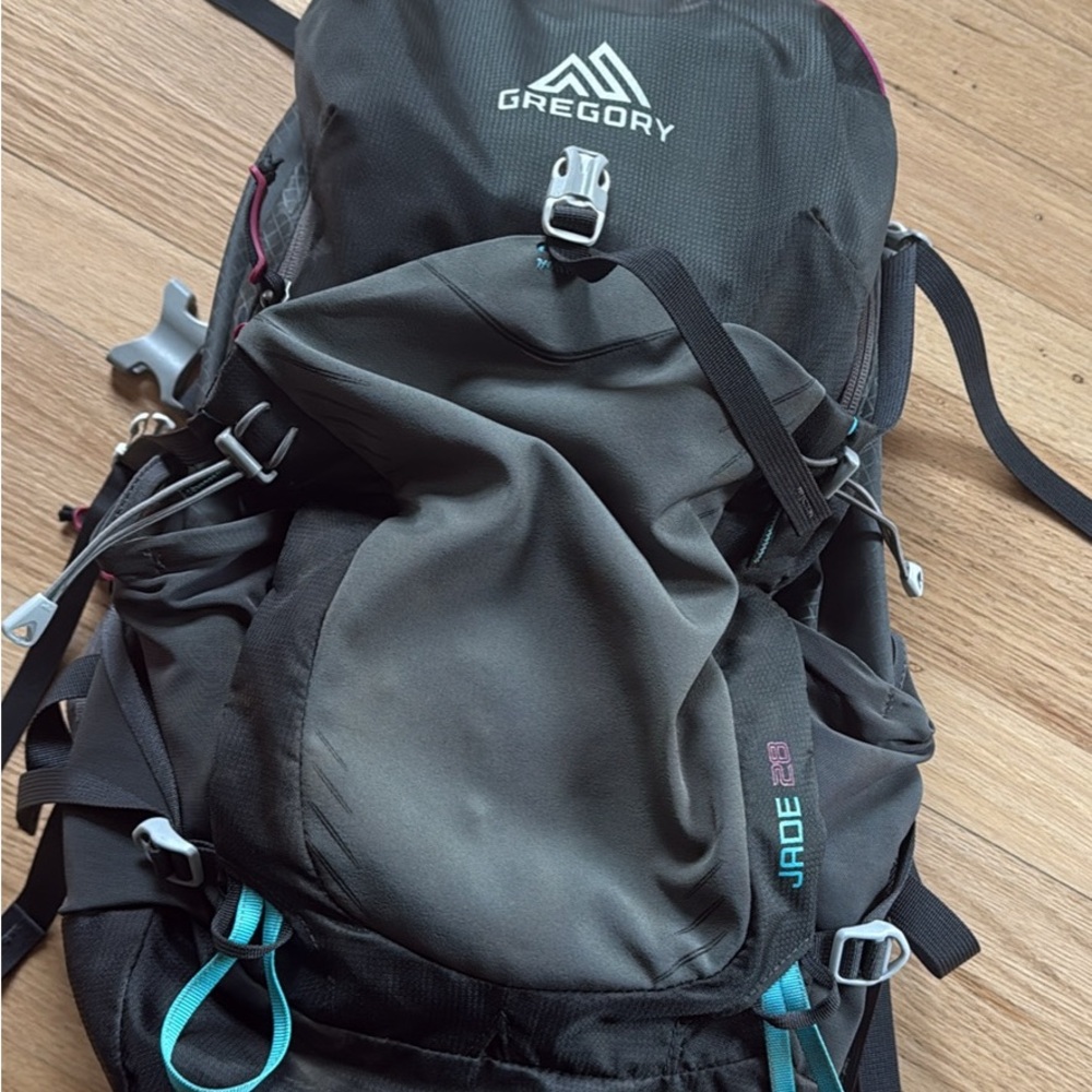 Gregory Jade 28 Hiking Backpack / Daypack